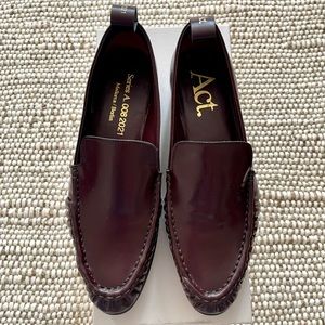ACT. SERIES Caspar Burgundy Loafers New in Box Size 38